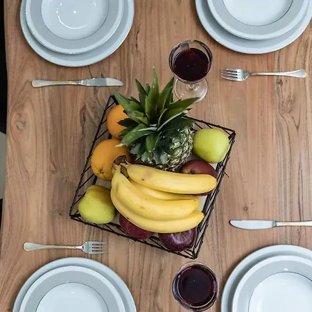 George's * Naxos City