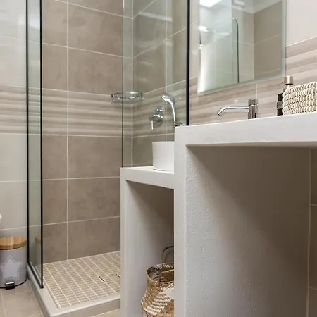 George's * Naxos City