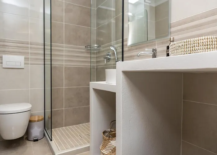 George's * Naxos City